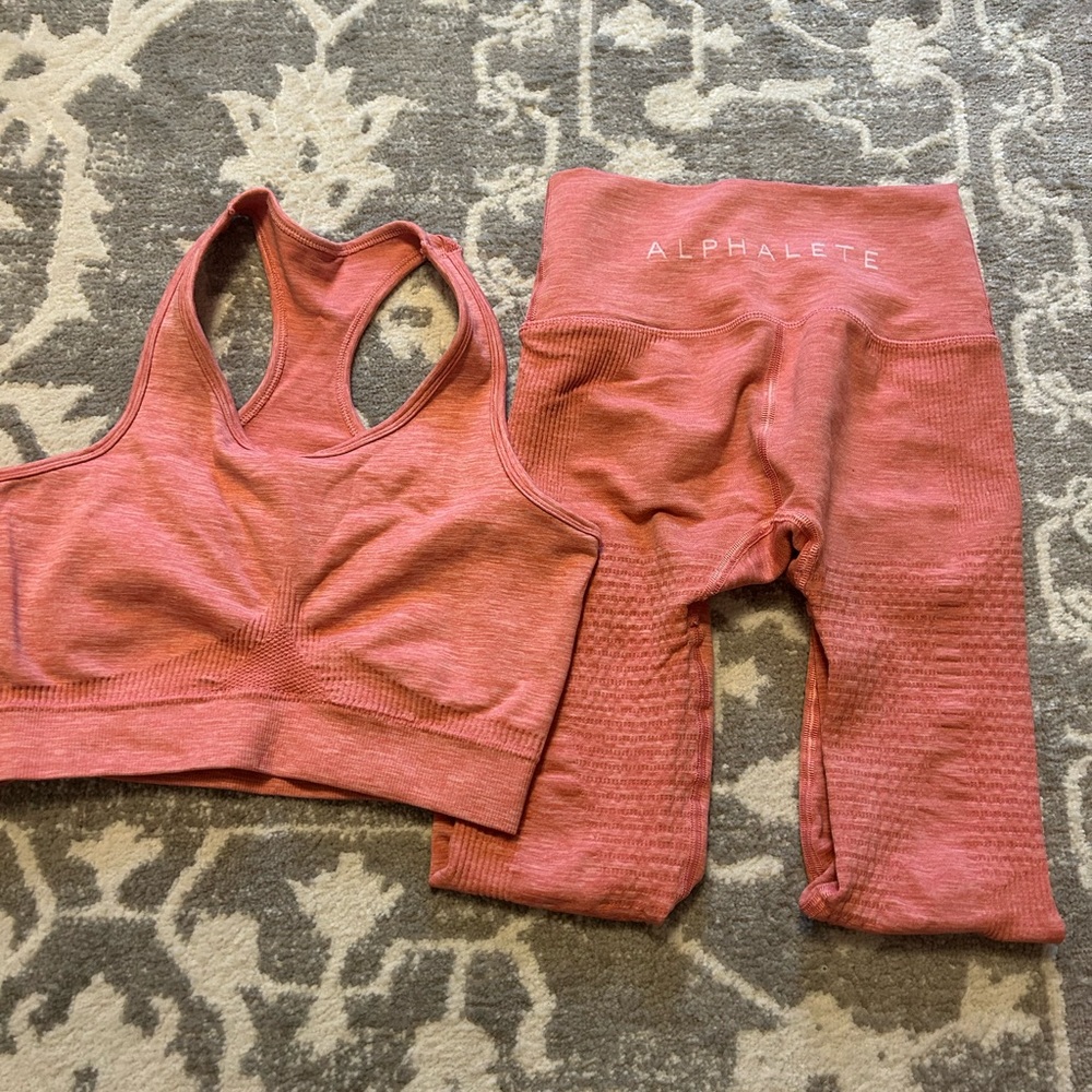Alphalete legging and sport bra.